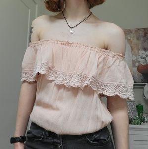 Le3no Light Pink Flowery Lace Off-Shoulder Blouse